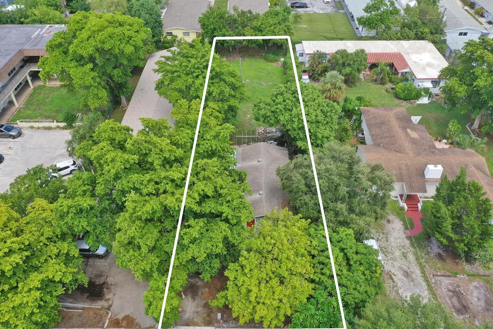 3 bedroom 1 bath Residential for sale at 2315 MONROE Street, Hollywood FL 33020