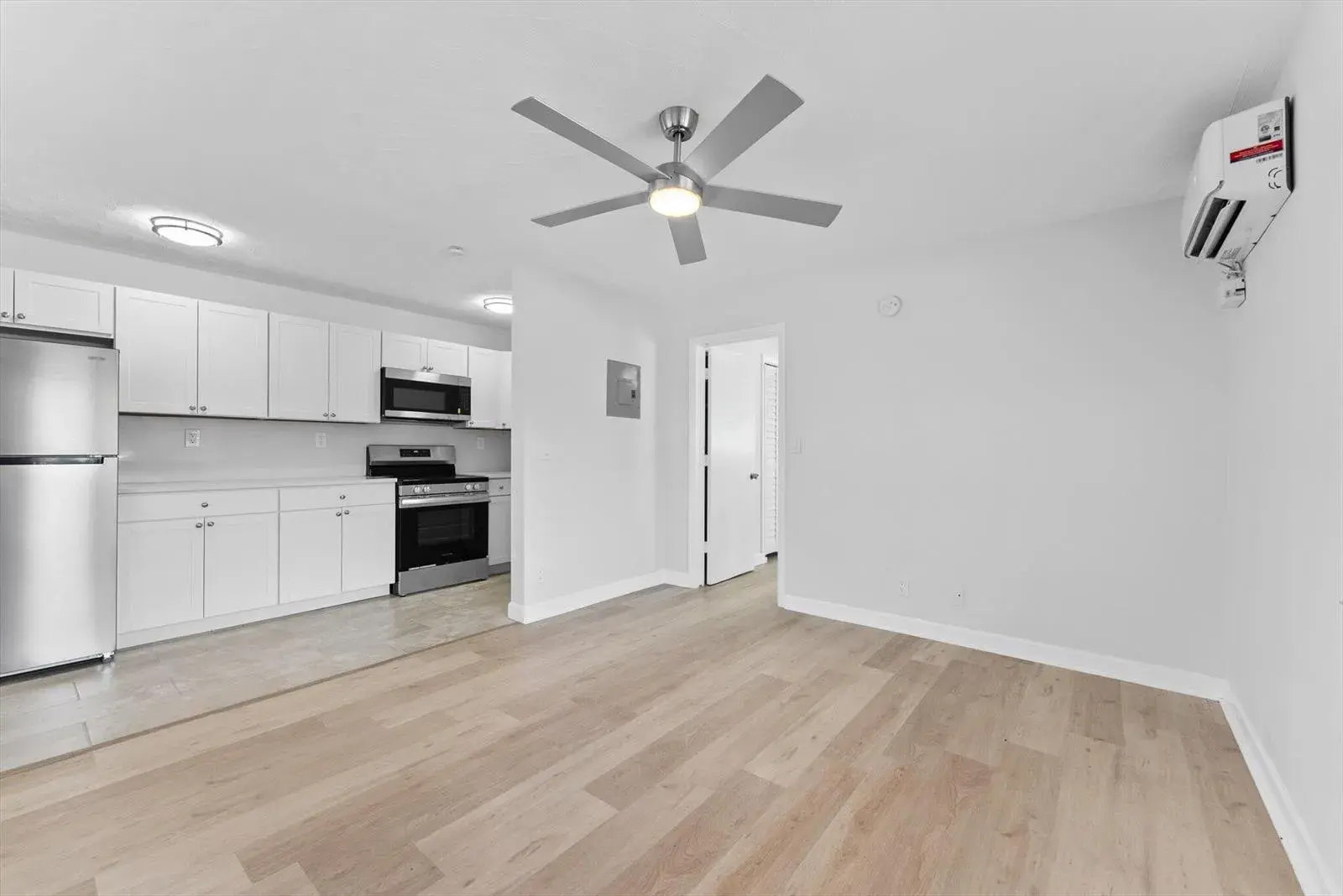 1 bedroom 1 bath Residential Lease for rent at 1632 NE 4th Place # 1, Fort Lauderdale FL 33301