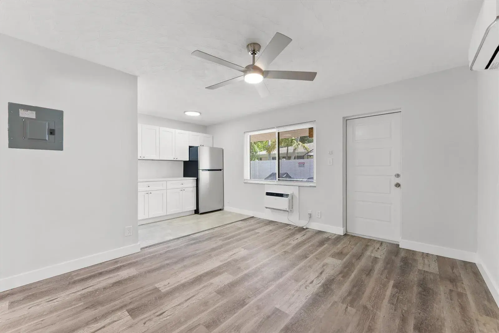 1 bedroom 1 bath Residential Lease for rent at 1632 NE 4th Place # 2, Fort Lauderdale FL 33301