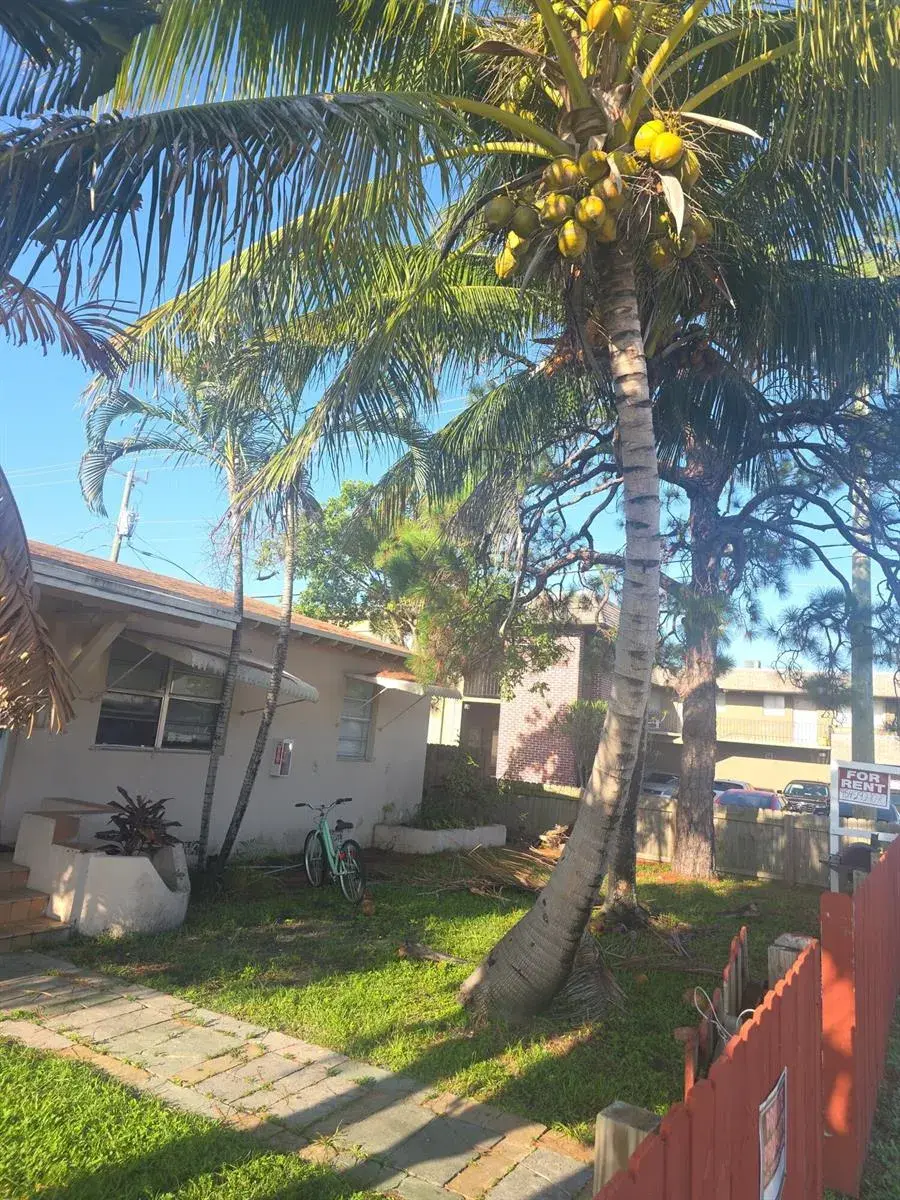 3 bedroom 1 bath Residential Lease for rent at 2028 Funston Street Apt 2, Hollywood FL 33020