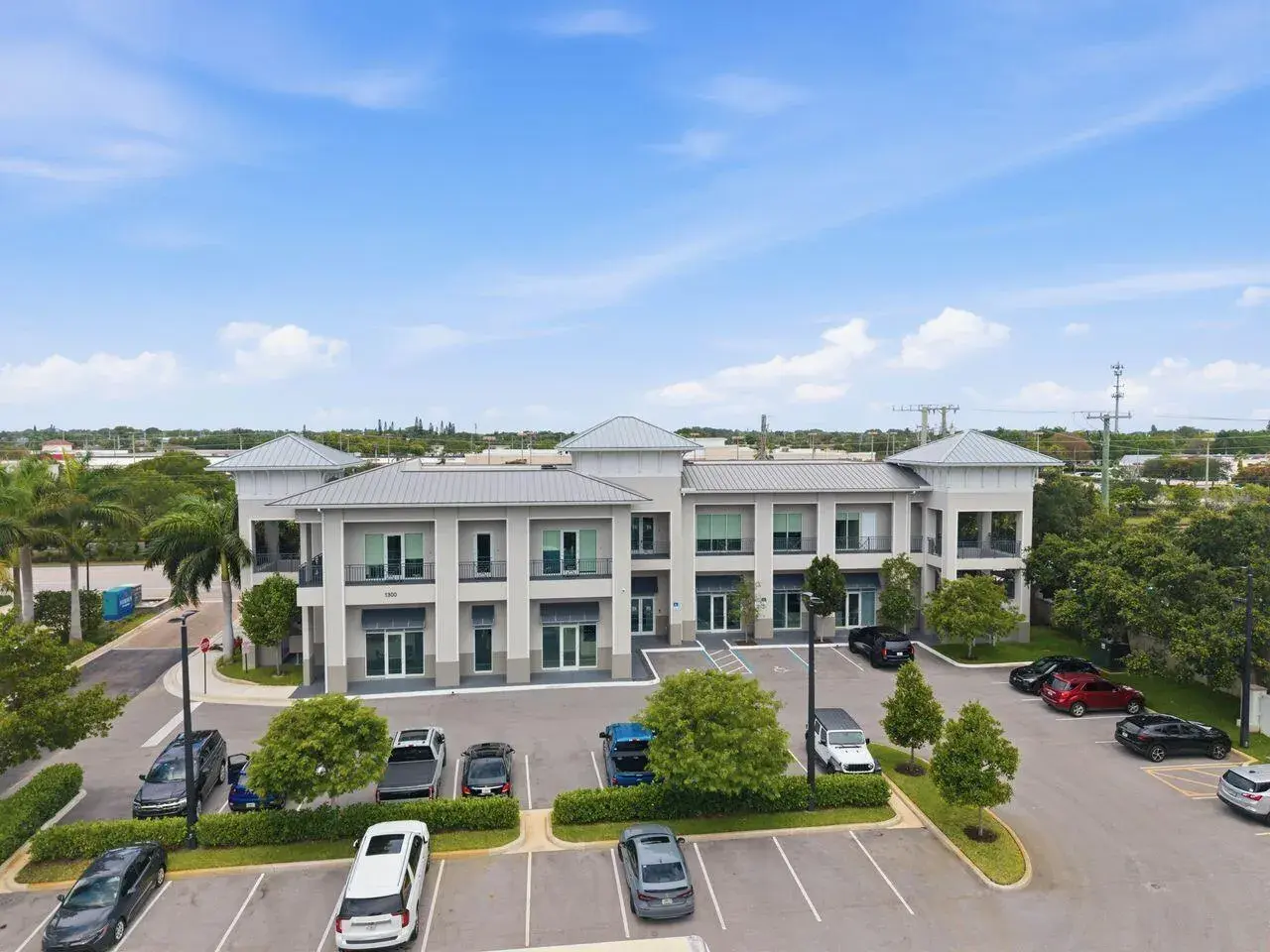 Commercial Sale for sale at 1300 S Dixie Highway, Lantana FL 33462