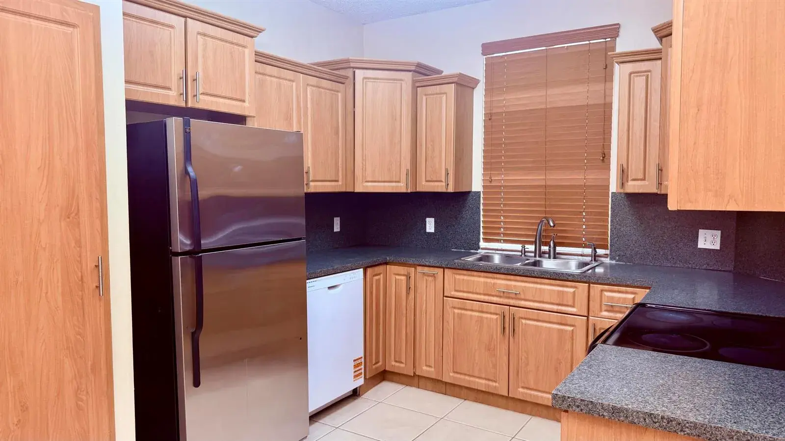 6952 SW 39TH Street # C106, Davie FL 33314