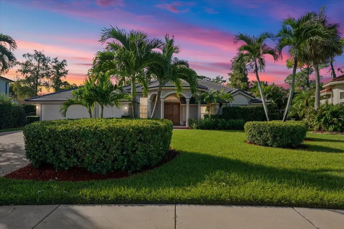 4 bedroom 3 bath Residential for sale at 15522 Cypress Park Drive, Wellington FL 33414