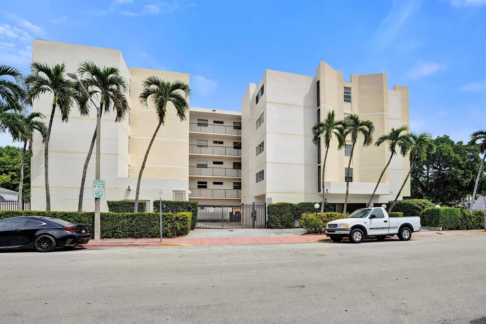 2 bedroom 1 bath Residential for sale at 7601 Byron Avenue # 3C, Miami Beach FL 33141