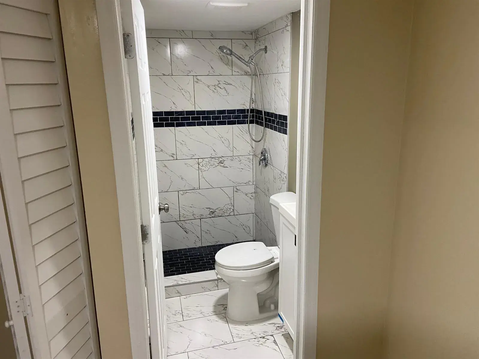 3 bedroom 2 bath Residential for sale at 3845 CHICKASHA Road, FL 33462