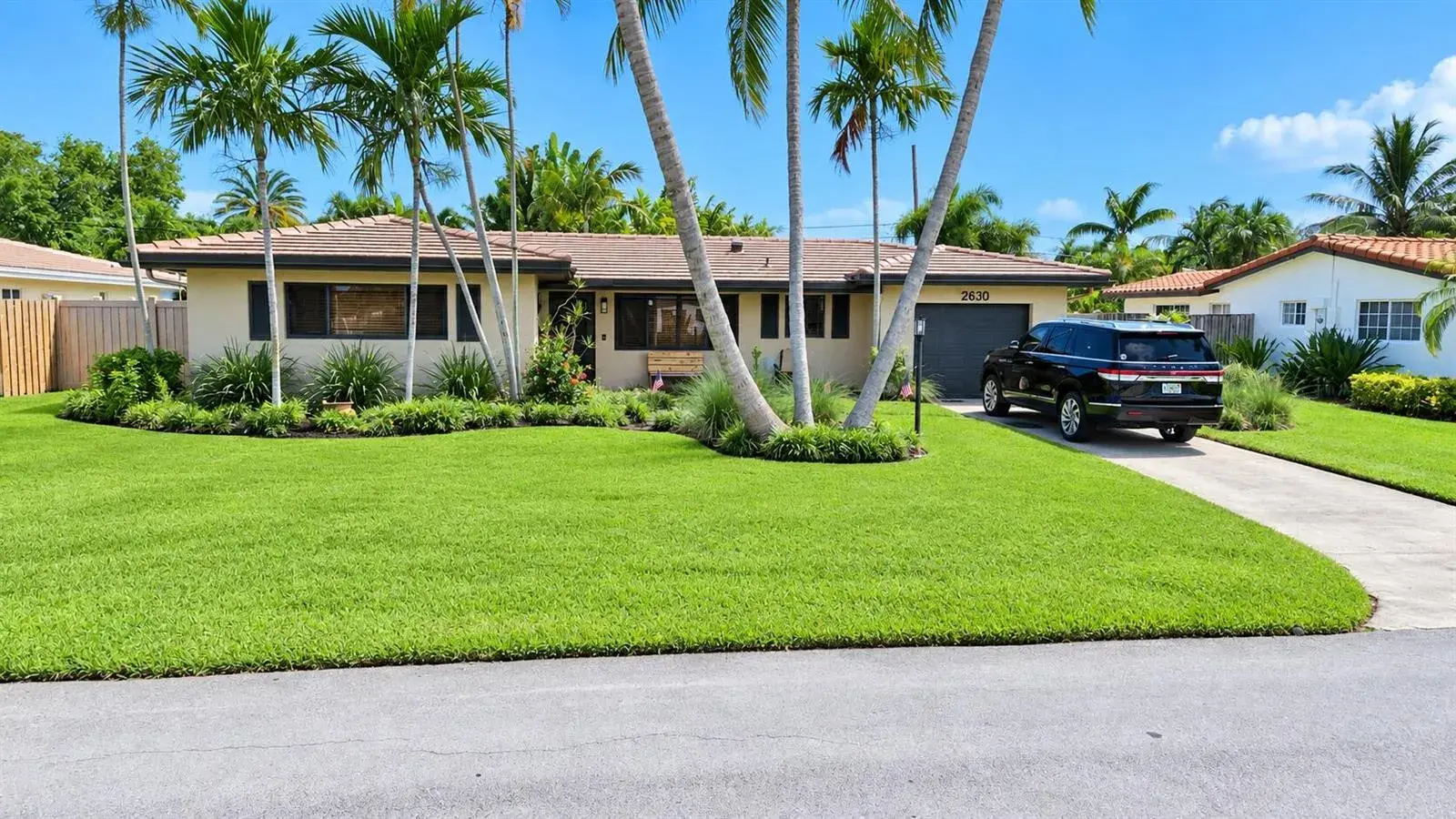 2 bedroom 2 bath Residential for sale at 2630 NE 53RD Court, Lighthouse Point FL 33064