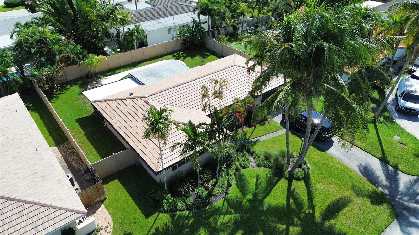 2630 NE 53RD Court, Lighthouse Point FL 33064