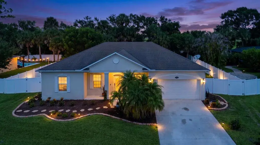 4 bedroom 2 bath Residential for sale at 4839 ASHLEY LAKE Circle, Vero Beach FL 32967