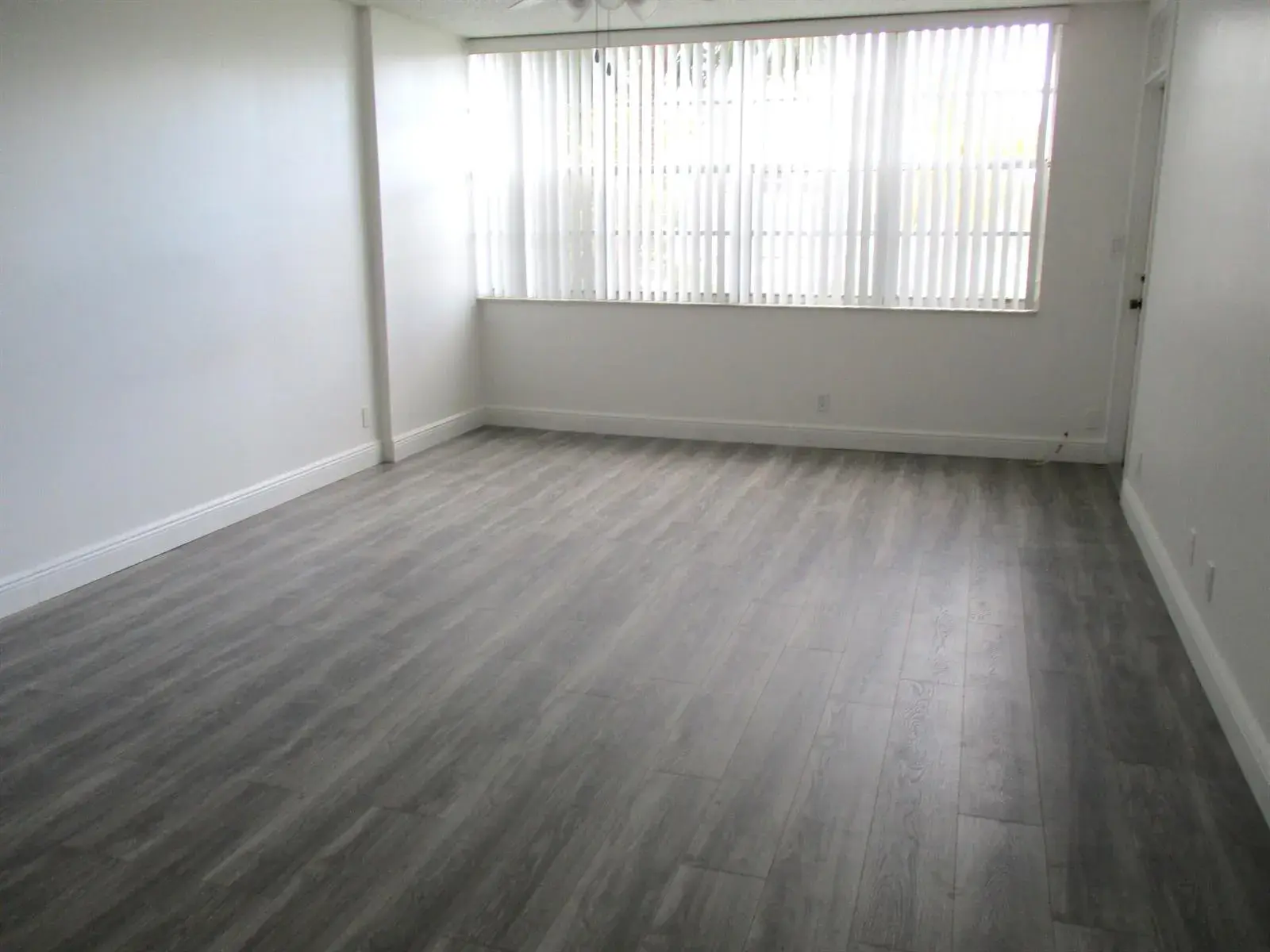1 bedroom 1 bath Residential Lease for rent at 2761 TAFT Street # 207, Hollywood FL 33020