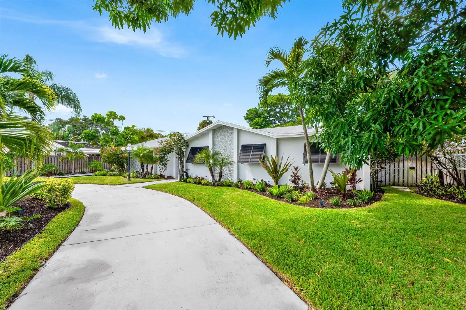 4 bedroom 3 bath Residential for sale at 317 DALY Road, Tequesta FL 33469