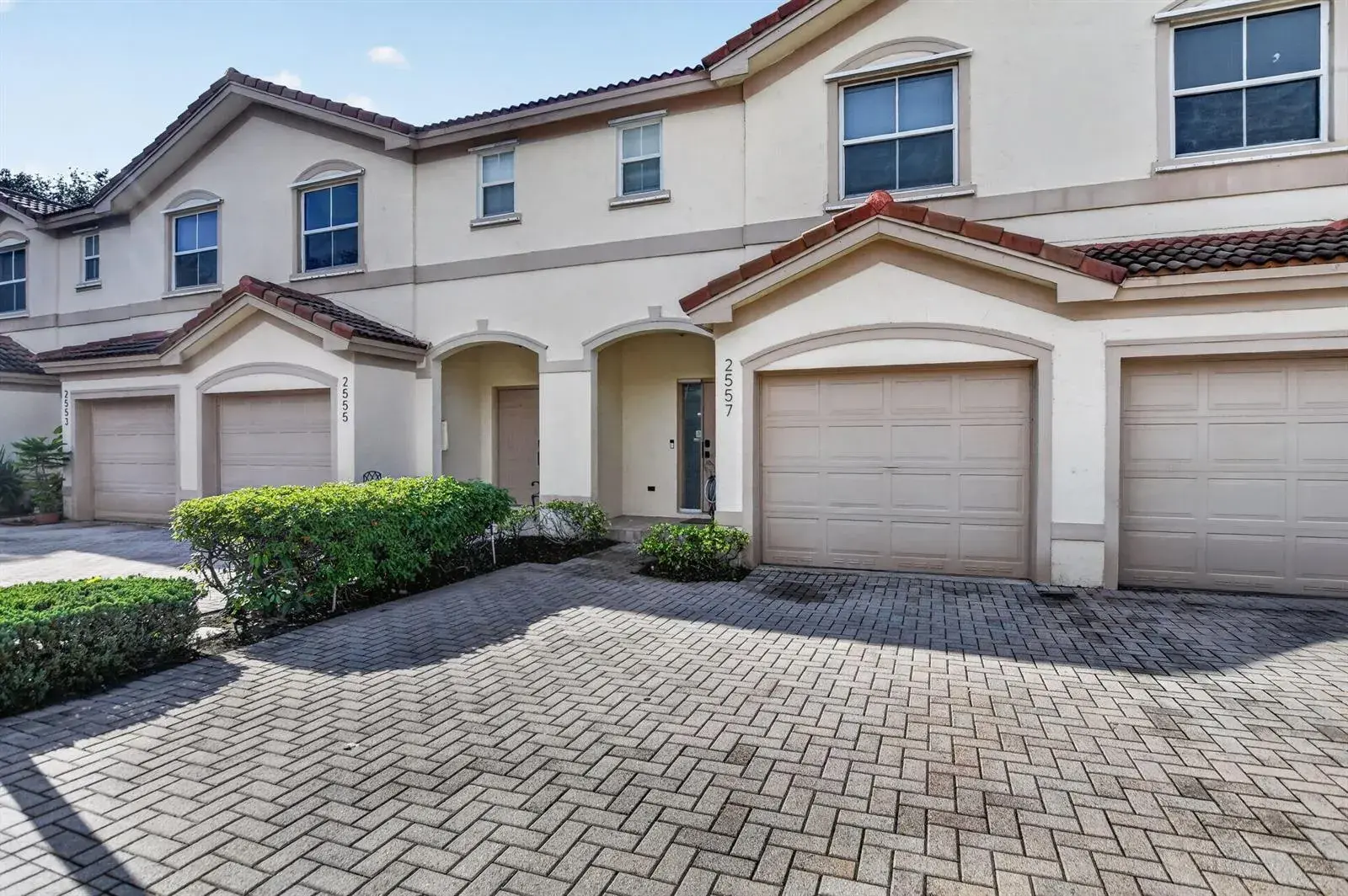 2557 Riverside Drive, Coral Springs FL 33065