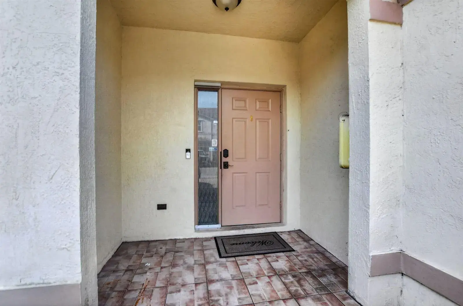 2557 Riverside Drive, Coral Springs FL 33065