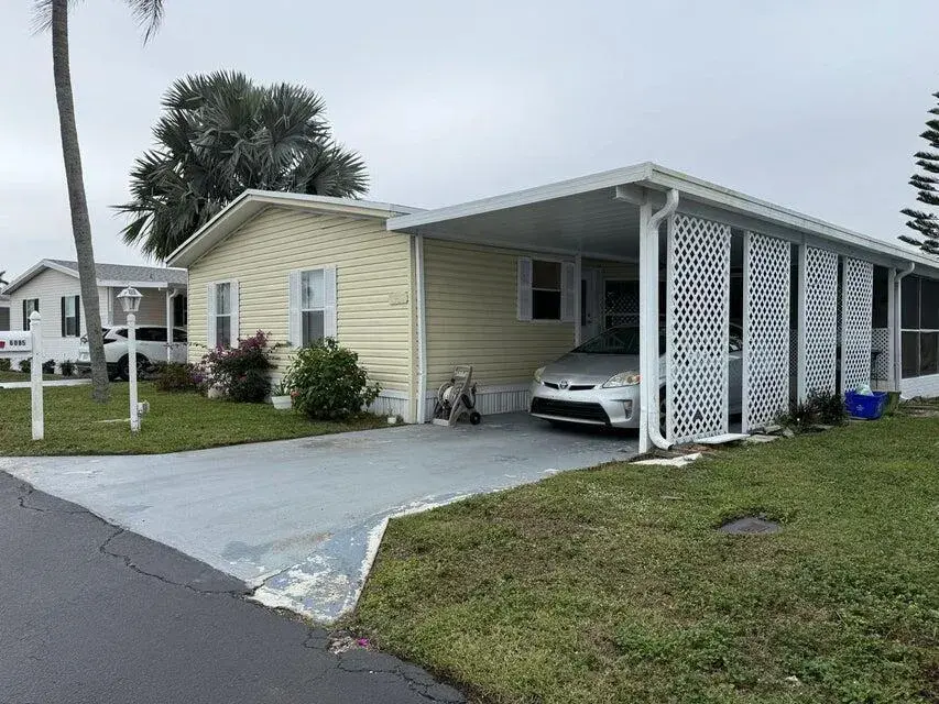 2 bedroom 1 bath Residential for sale at 6085 Seashore Drive, Atlantis FL 33462