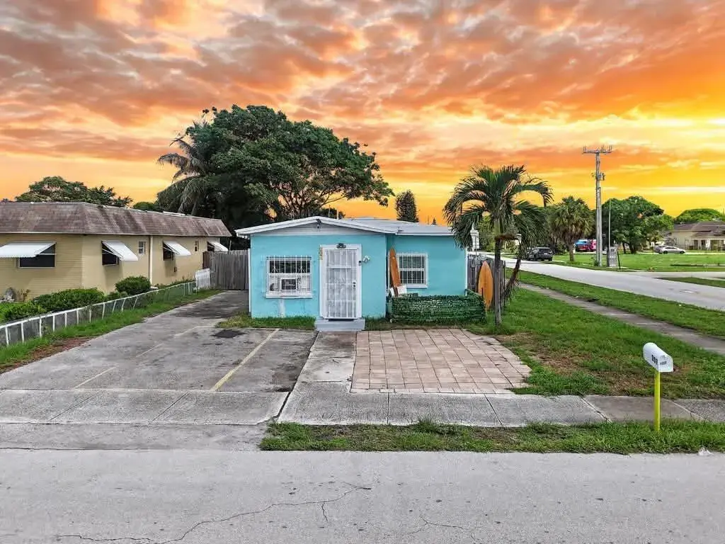 3 bedroom 1 bath Residential for sale at 207 SW 4TH Street, Deerfield Beach FL 33441