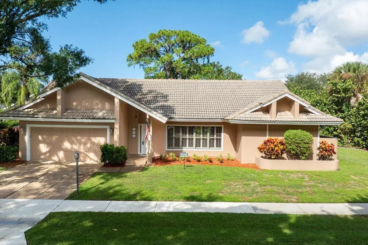 3 bedroom 2 bath Residential for sale at 101 TIMBER Lane, Jupiter FL 33458
