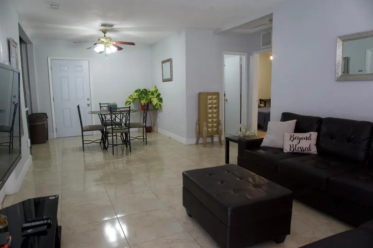 6509 PINES Parkway, Hollywood FL 33023