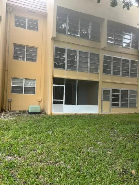 1 bedroom 1 bath Residential for sale at 6150 NW 62ND Street # 108, Tamarac FL 33319
