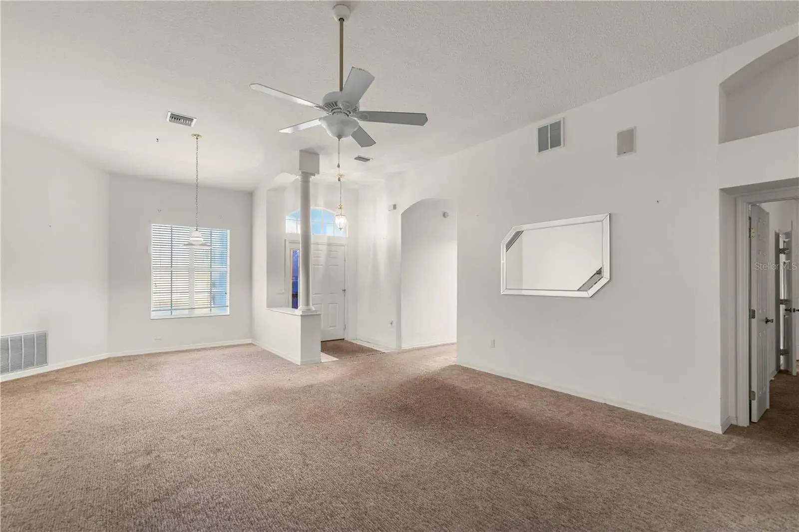 385 W BARCLAY Court, FL 34465