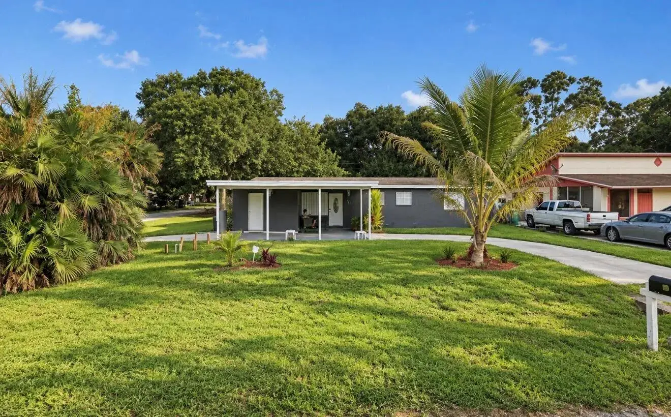 4 bedroom 2 bath Residential for sale at 110 N 40TH Street, Fort Pierce FL 34947