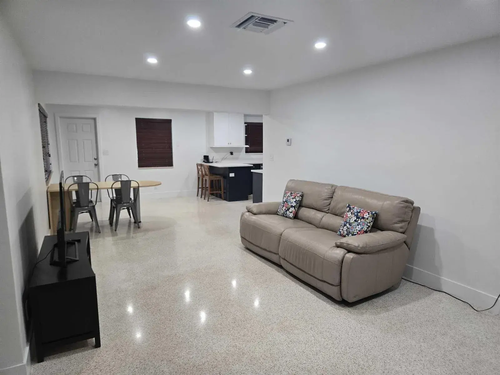 2 bedroom 1 bath Residential for sale at 1140 SW 32ND Street, Fort Lauderdale FL 33315