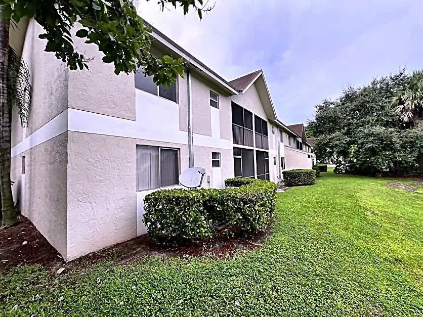 2 bedroom 2 bath Residential for sale at 719 GARDENS Drive # 206, Pompano Beach FL 33069