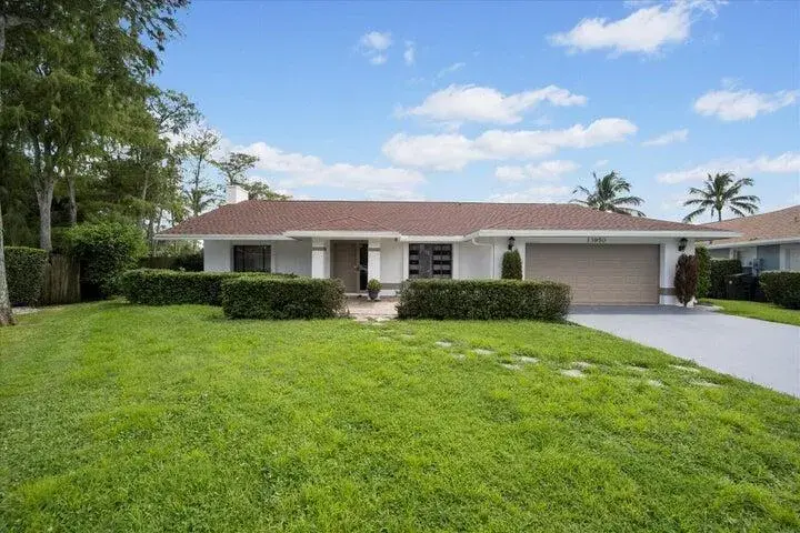 4 bedroom 2 bath Residential for sale at 13950 BARBERRY Court, Wellington FL 33414