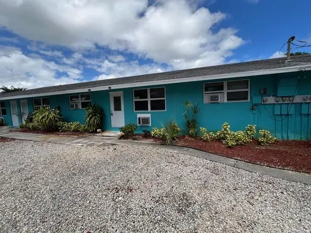 1845 DILLONE Lane, FL 33408