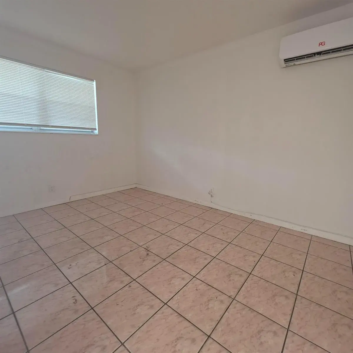 1 bedroom 1 bath Residential Lease for rent at 1826 Sherman Street Apt 7, Hollywood FL 33020