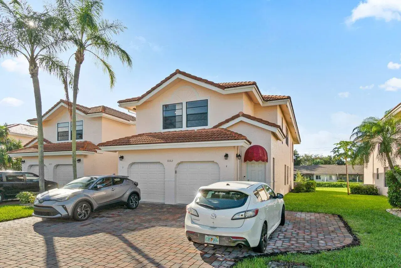 3 bedroom 2 bath Residential for sale at 8682 Vía Reale, Boca Raton FL 33496