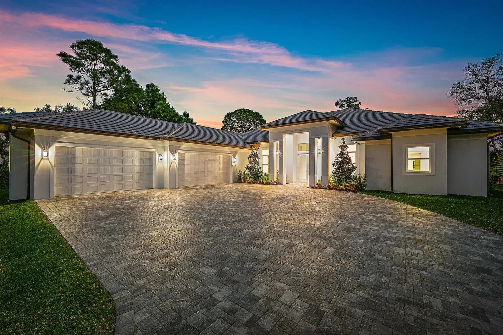 4 bedroom 4 bath Residential for sale at 18211 SE Old Trail Drive W, Jupiter FL 33478
