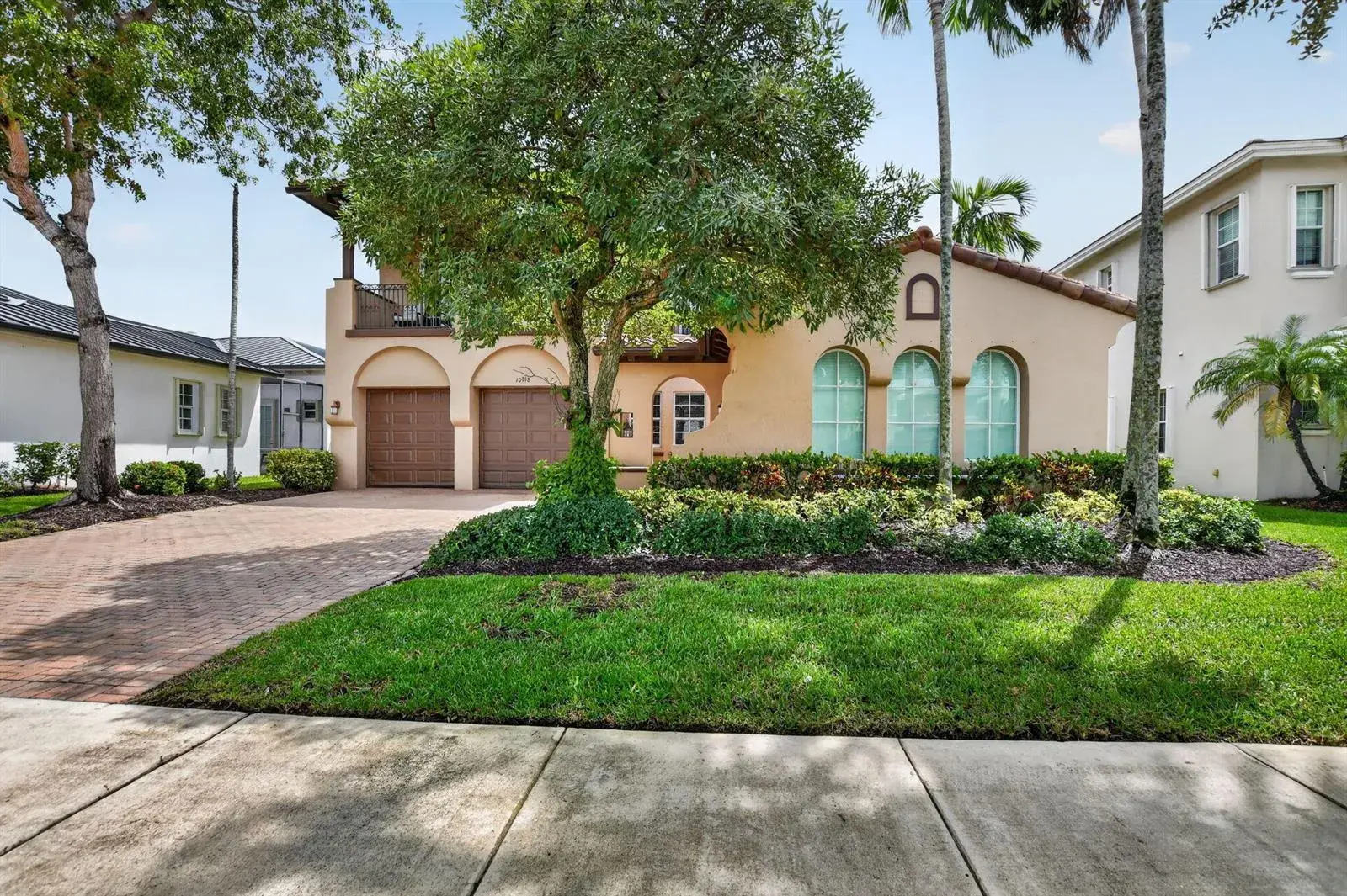 5 bedroom 3 bath Residential for sale at 10998 NW 78th Place, Parkland FL 33076