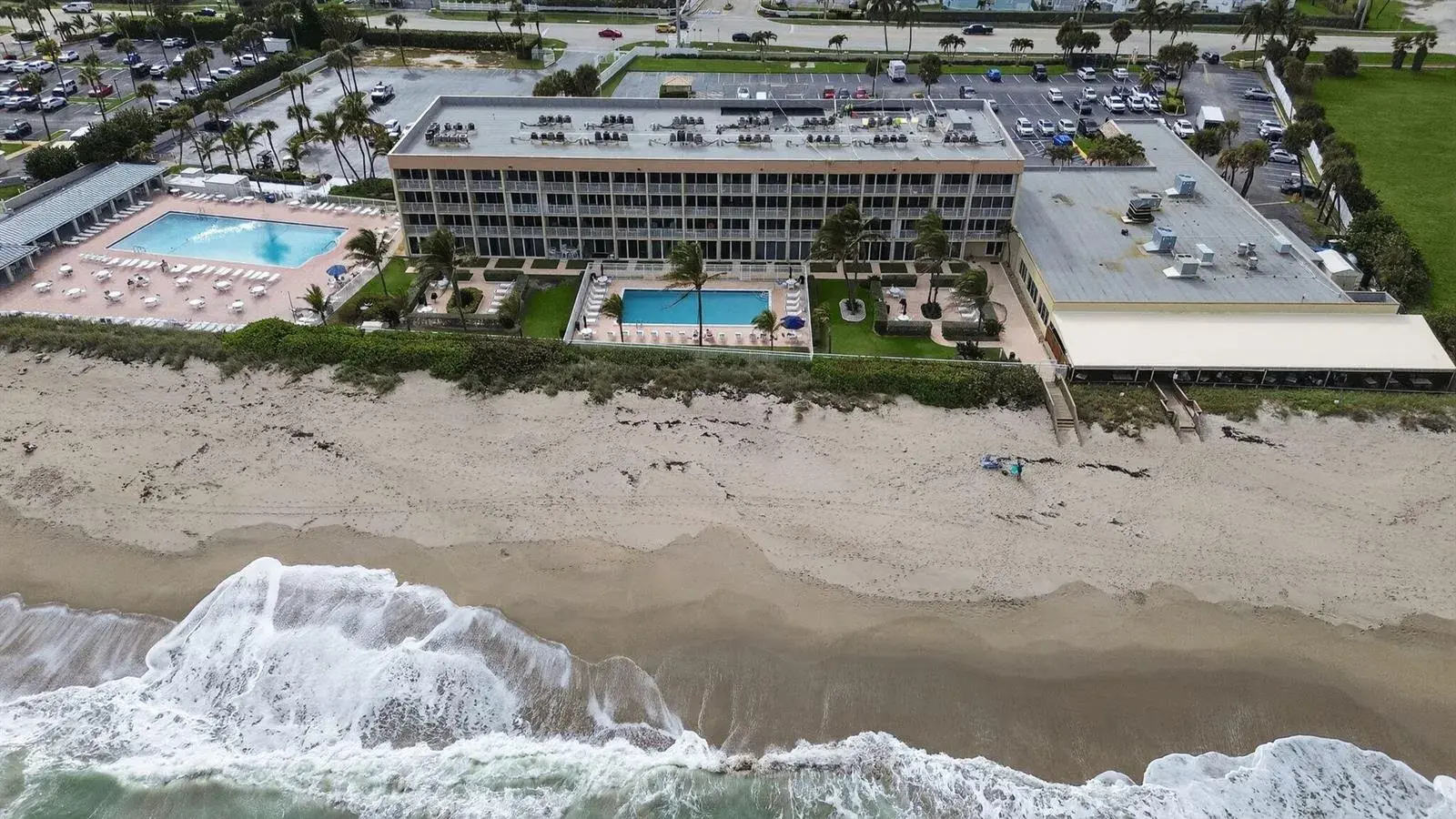 1 bedroom 1 bath Residential for sale at 9800 S Ocean Drive # 111, Jensen Beach FL 34957
