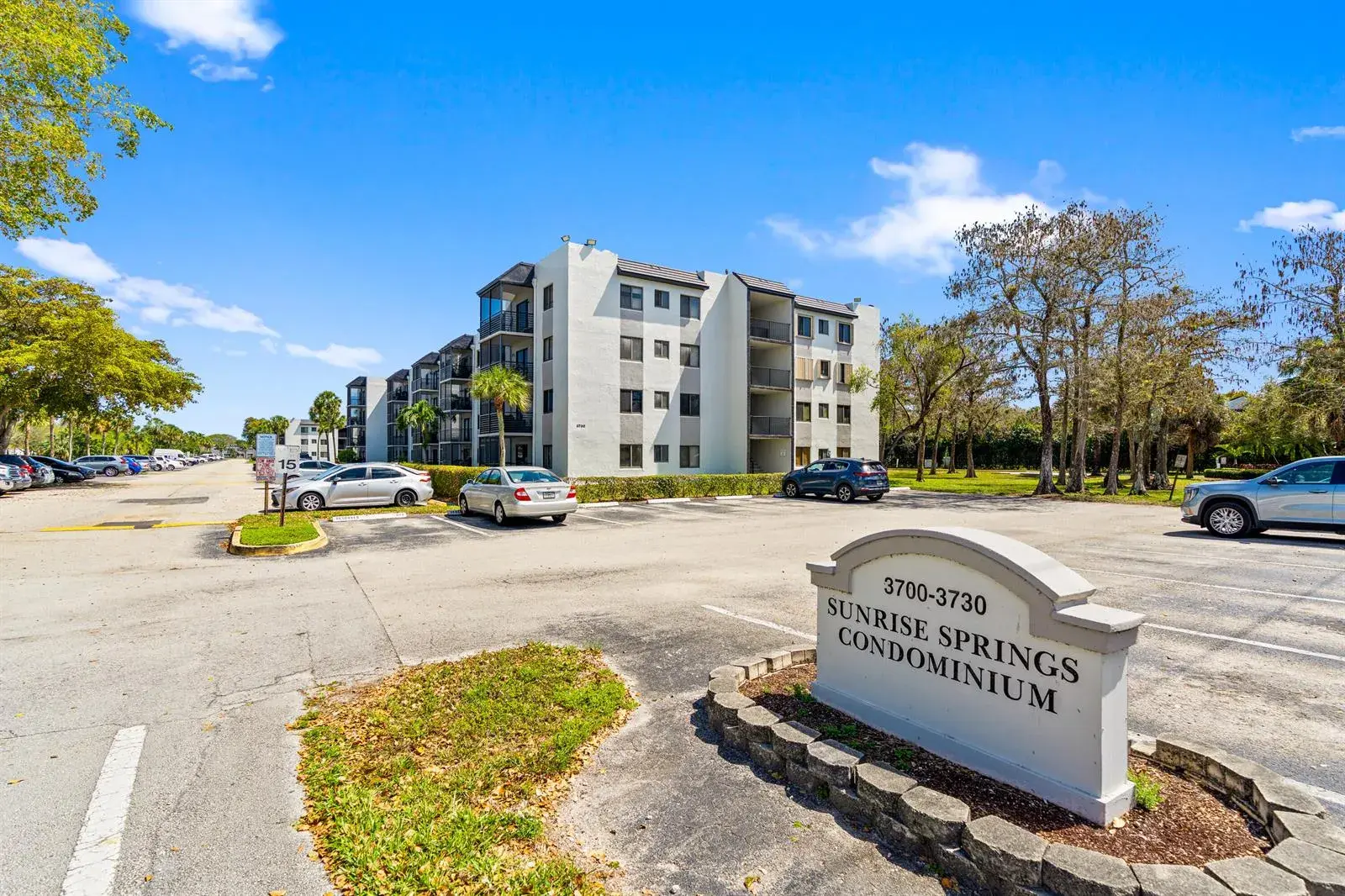 3 bedroom 2 bath Residential for sale at 3700 N PINE ISLAND Road # 310, Sunrise FL 33351