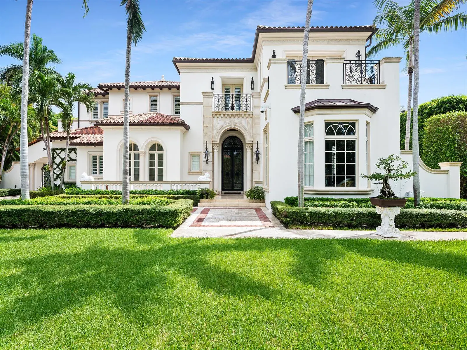 5 bedroom 4 bath Residential for sale at 1033 Seasage Drive, Delray Beach FL 33483