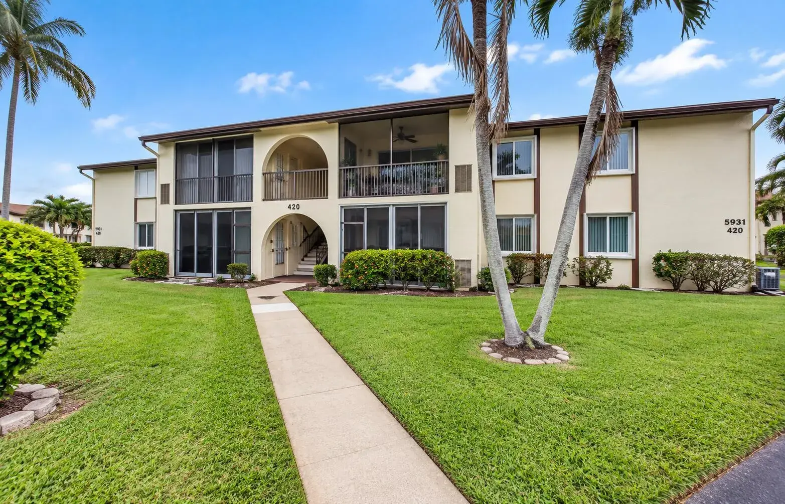 2 bedroom 1 bath Residential for sale at 5931 Whispering Pine Way # 2, FL 33463