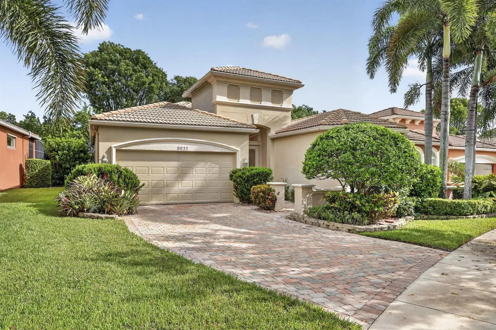 2 bedroom 2 bath Residential for sale at 9937 Via Elegante, Wellington FL 33411
