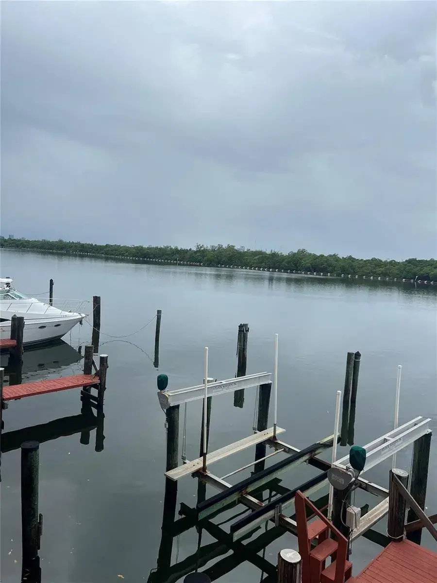 1 bedroom 1 bath Residential Lease for rent at 3300 N OCEAN Drive # 2B, Hollywood FL 33019