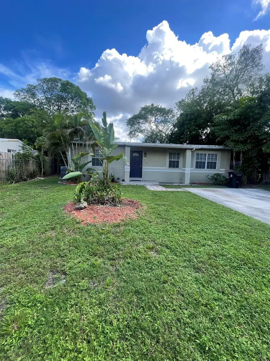 3 bedroom 1 bath Residential Lease for rent at 1036 NW 11TH Place, Fort Lauderdale FL 33311
