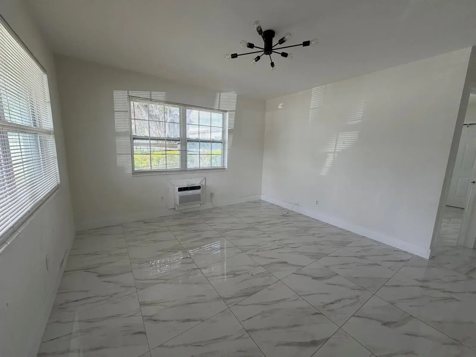 1 bedroom 1 bath Residential Lease for rent at 421 NE 11TH Street # 1, Fort Lauderdale FL 33304