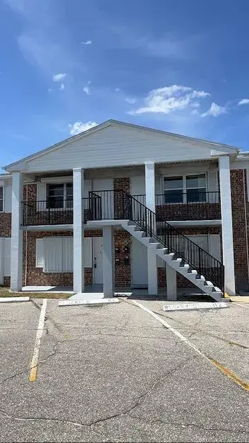 1 bedroom 1 bath Residential for sale at 190 E OLMSTEAD Drive # F32, Titusville FL 32780