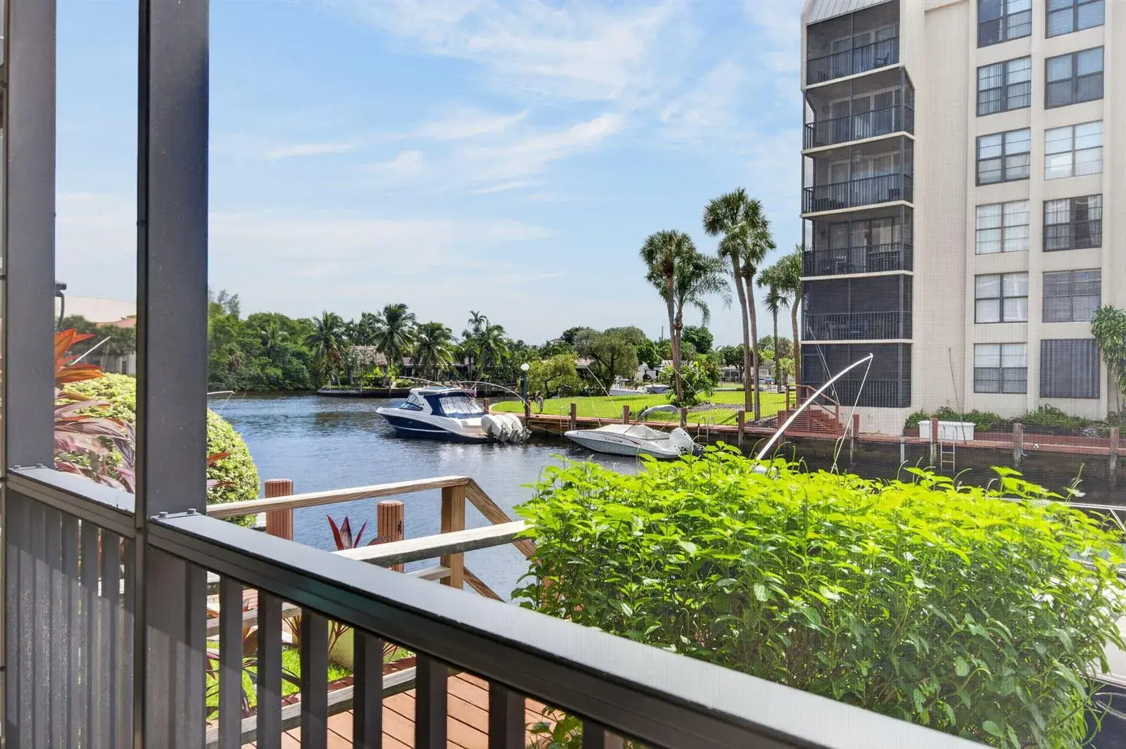 2 bedroom 2 bath Residential for sale at 8 Royal Palm Way # 104, Boca Raton FL 33432