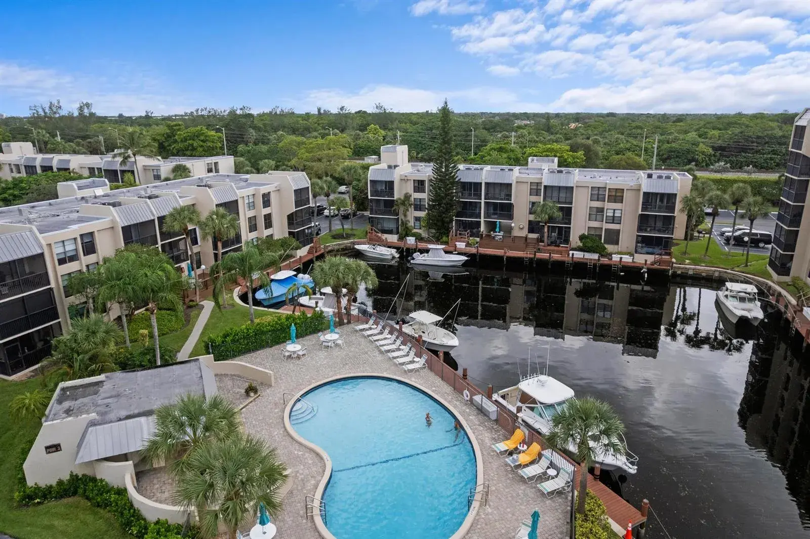 16 ROYAL PALM Way # 205, Boca Raton FL 33432
