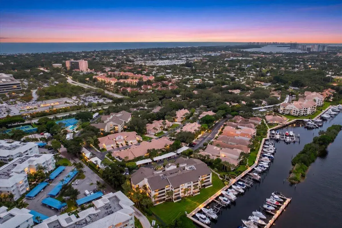 3 bedroom 2 bath Residential for sale at 526 OAK HARBOUR Drive # 526, Juno Beach FL 33408