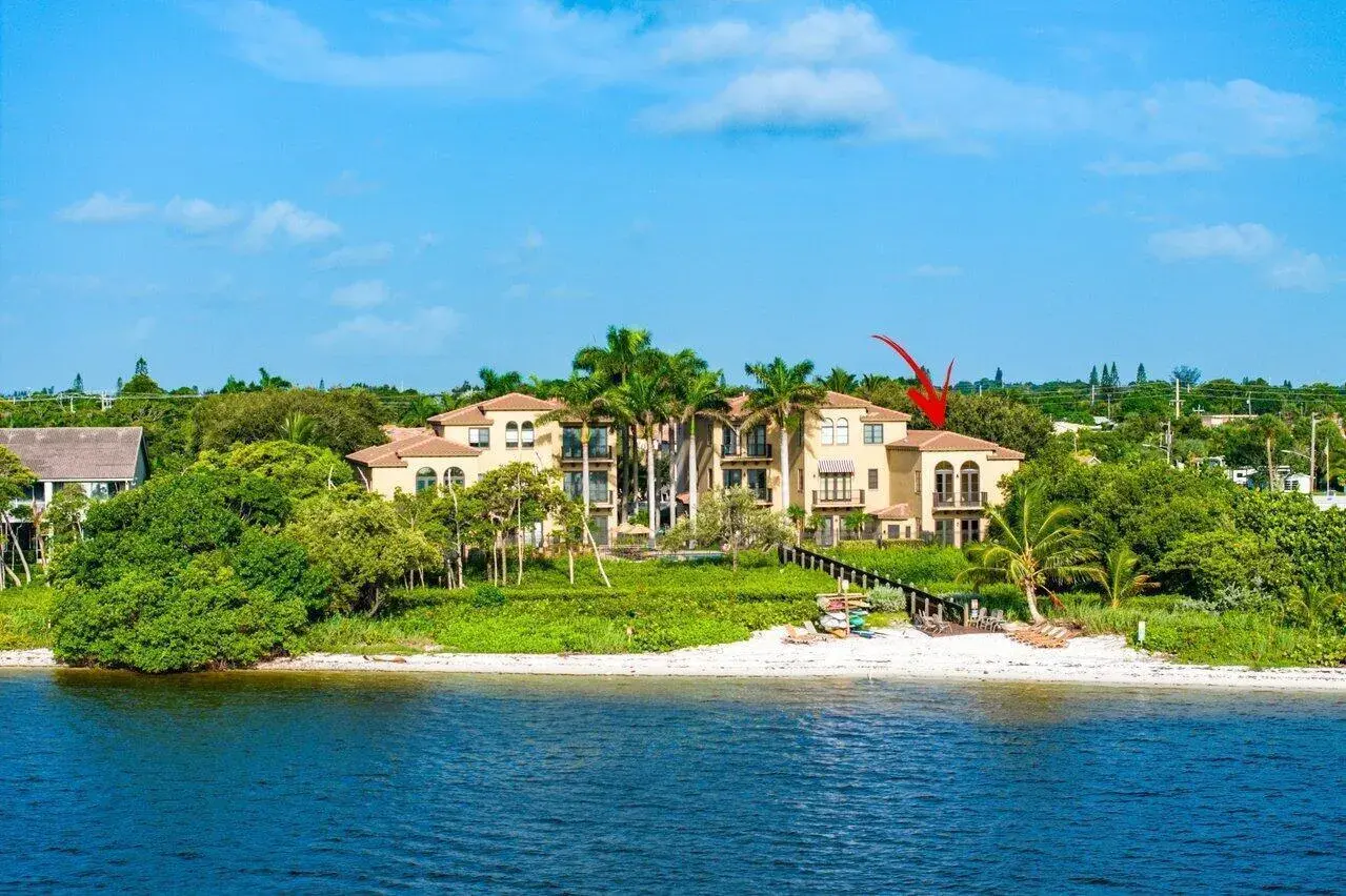 4 bedroom 3 bath Residential for sale at 910 VIA VILLAGIO, Hypoluxo FL 33462