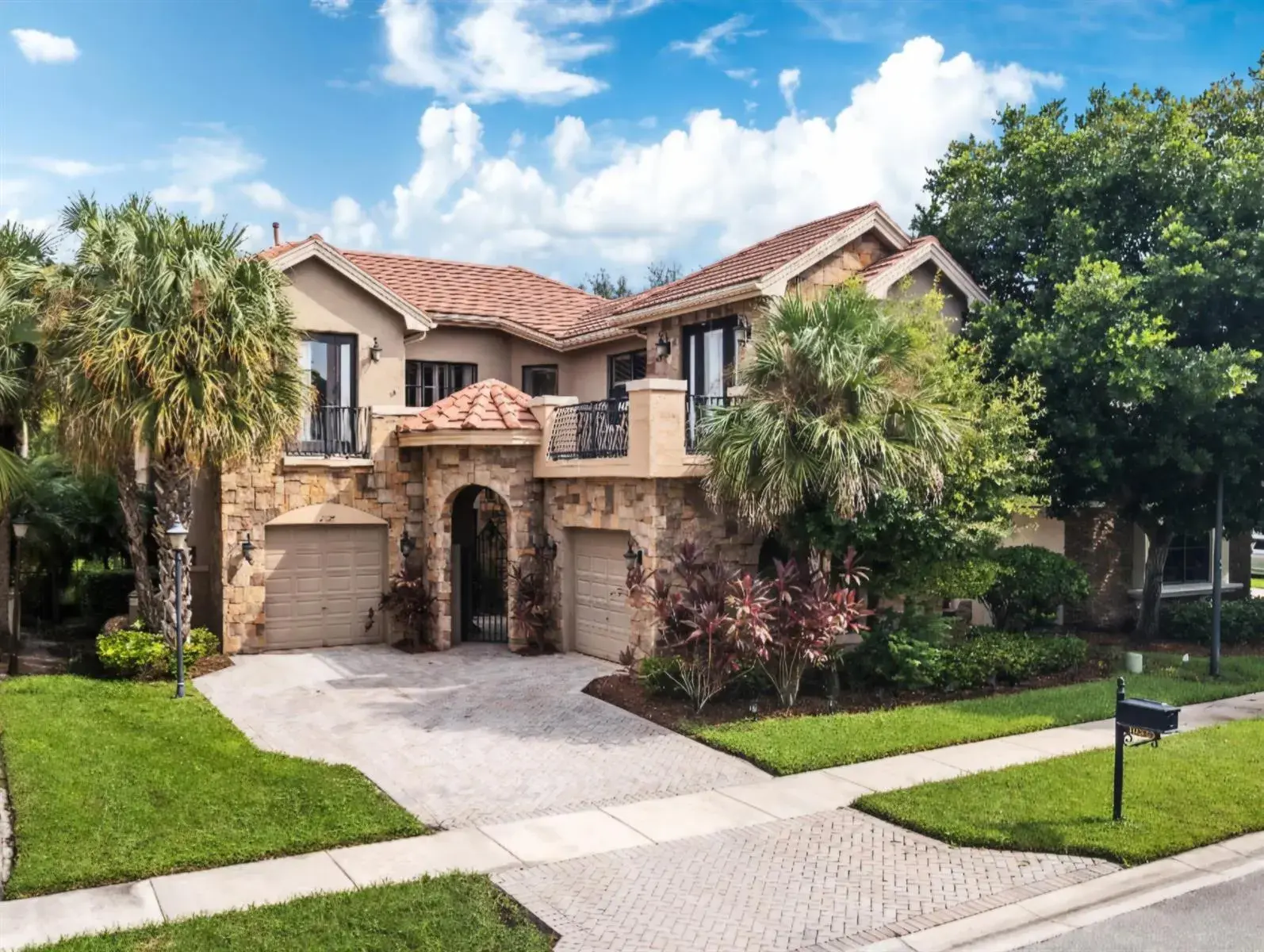 4 bedroom 4 bath Residential for sale at 10325 Medicis Place, Wellington FL 33449