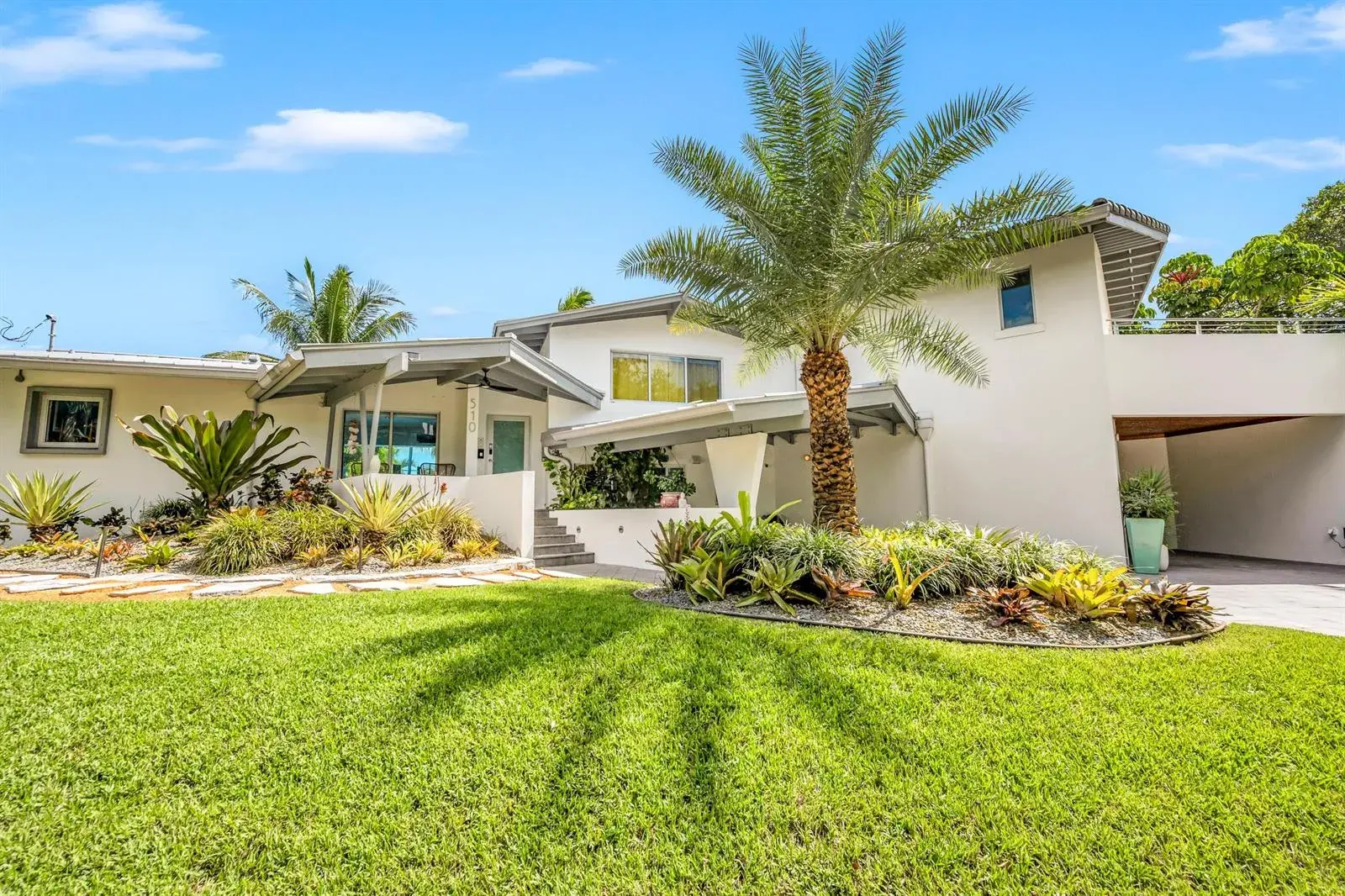 4 bedroom 4 bath Residential for sale at 510 SW 18th Avenue, Fort Lauderdale FL 33312