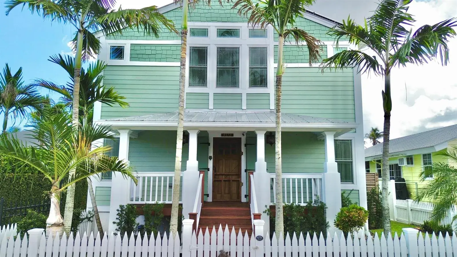 4 bedroom 3 bath Residential for sale at 9172 SE Apollo Street, Hobe Sound FL 33455