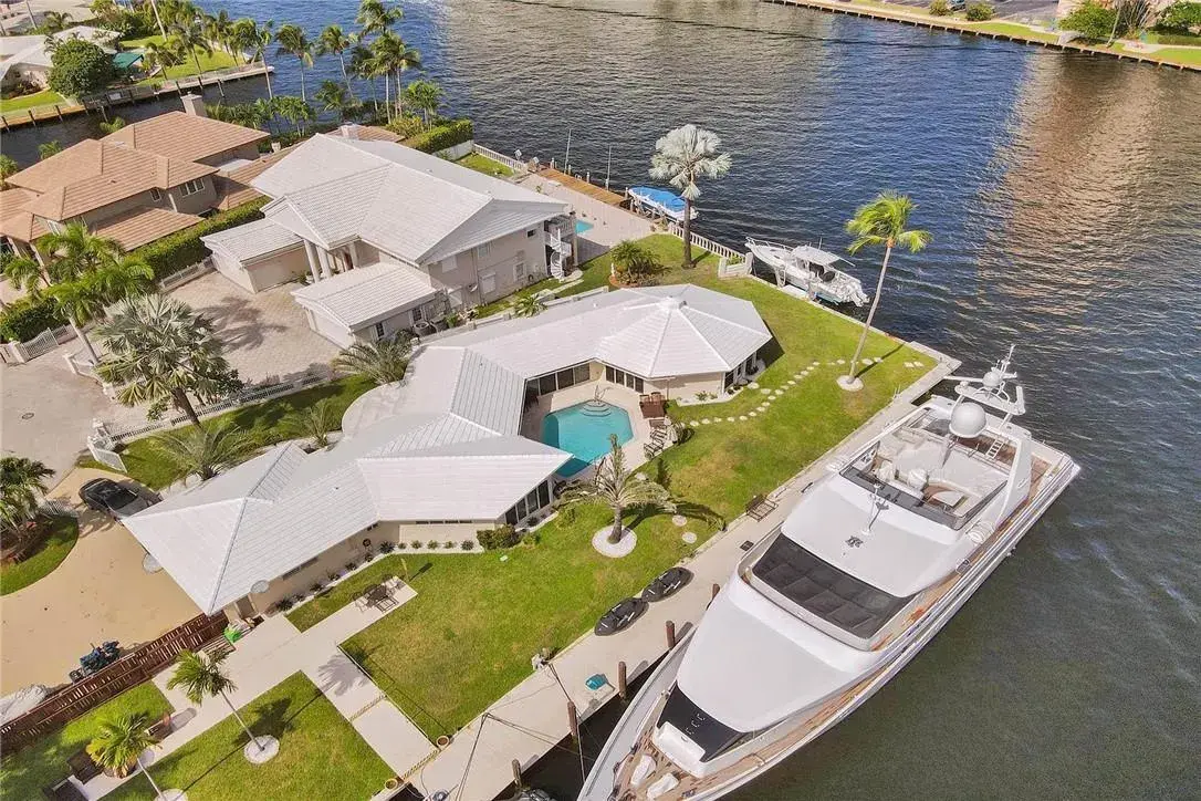 2900 NE 35th Street, Fort Lauderdale FL 33306