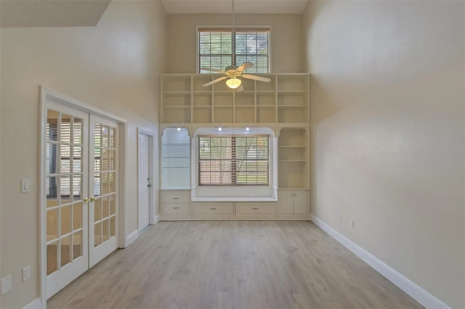 2 bedroom 2 bath Residential Lease for rent at 223 City View Drive, Fort Lauderdale FL 33311