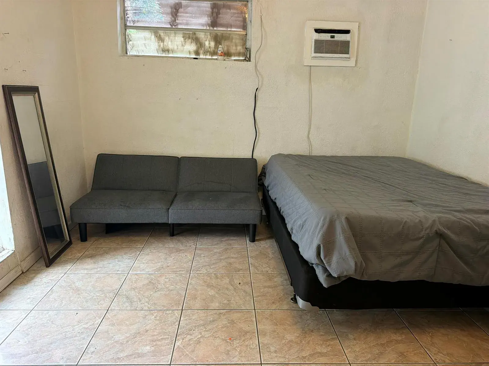 1 bath Residential Lease for rent at 1822 Cleveland Street # 3, Hollywood FL 33020